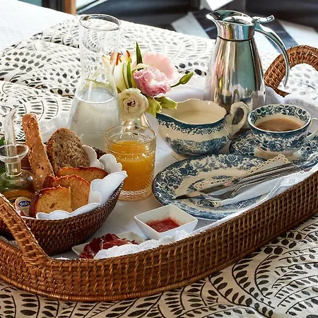 Triana House Bed & Breakfast *